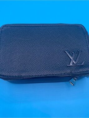 Louis Vuitton Black Pebbled Leather Men's Toiletry Pouch